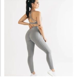 Alphalete pulse kinetic leggings silver sky